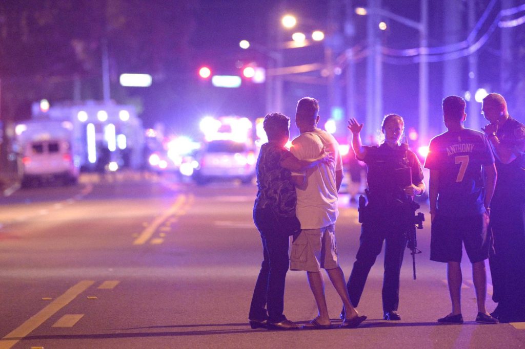 Cincuenta muertos en un acto terrorista en un club gay en Orlando