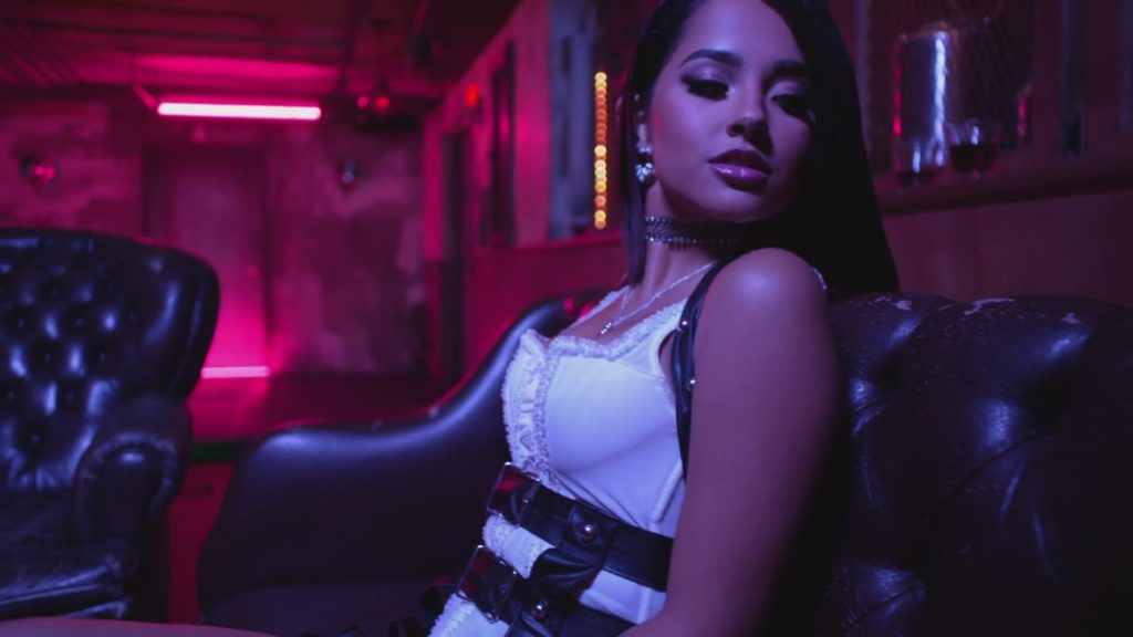 Becky G arrasa en España con "Mayores"